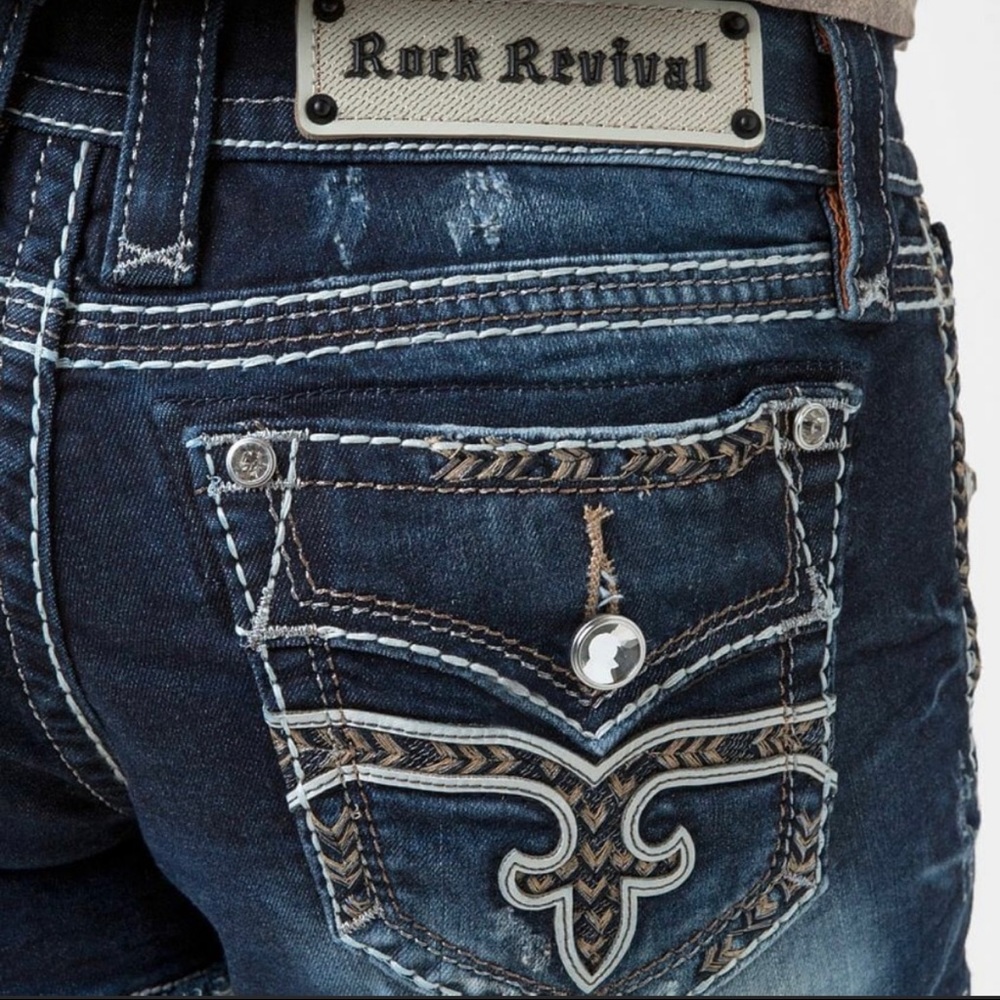 Rock Revival Linnett Shorts - Distressed - Rhinestones - SZ 28 - Picture 4 of 8